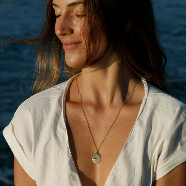 The 18 Karat Gold Vermeil Birthstone Necklace shines with its ruby stone and long-lasting quality. Wear it as a symbol of your birth month July. This gold necklace is a perfect match for your everyday look. The long chain makes this necklace a perfect layering piece for a vibrant and extravagant look. Ruby, the July Birthstone is known as a symbol of passion and protection. This Ruby stone inspires adventure, creativity and prosperity in your life.